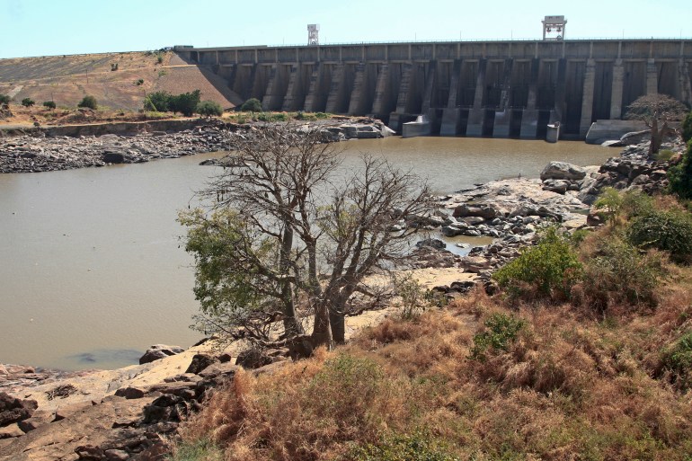 A picture shows a view of the Roseires Dam on the Blue Nile river at al-Damazin in southeastern Sudan, on November 27, 2020. - The Roseires hydropower complex is located 105 kilometres east of the Grand Ethiopian Renaissance Dam. (Photo by Ebrahim HAMID / AFP)