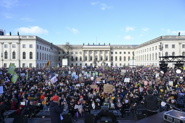 Thousands rally against far-right ​​​​​​in Berlin