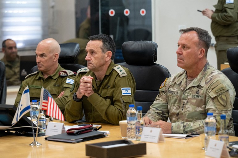 This handout picture released by the Israeli army on July 17, 2024 shows the Commander of US Central Command (CENTCOM), General Michael Erik Kurilla (R) attending a meeting with Israeli army Chief of General Staff Lieutenant General Herzi Halevi (C) and Northern Command commanding officer Major-General Ori Gordin (L) at an undisclosed location. (Photo by Israeli Army / AFP) / === RESTRICTED TO EDITORIAL USE - MANDATORY CREDIT "AFP PHOTO / HANDOUT / ISRAELI ARMY' - NO MARKETING NO ADVERTISING CAMPAIGNS - DISTRIBUTED AS A SERVICE TO CLIENTS ==