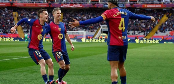 برشلونة يكتسح ريال سوسيداد 4-0 ويستعيد صدارة الليجا الإسبانية