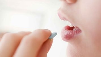 ربة منزل تحاول إنهاء حياتها بمادة سامة في قنا