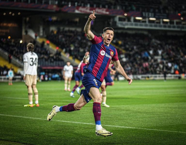 برشلونة يفوز على فالنسيا 4-2 ويصعد إلى وصافة الدوري الإسباني