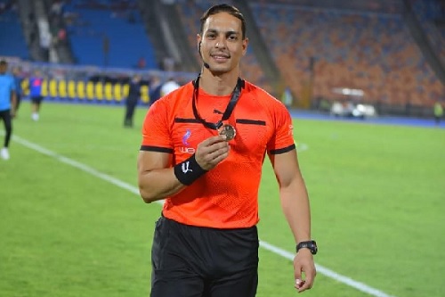 حمادة القلاوي حكمًا لمباراة الزمالك وفاركو