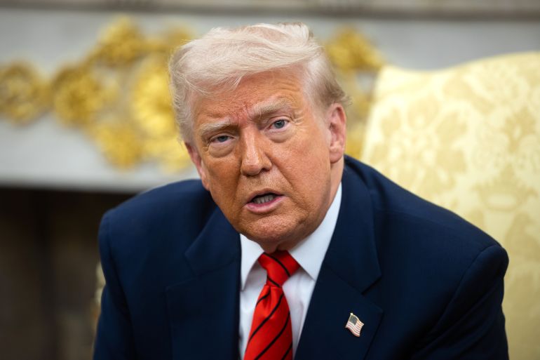 epa12078291 US President Donald Trump attends a meeting with the Canadian prime minister in the Oval Office at the White House in Washington, DC, USA, 06 May 2025. EPA-EFE/FRANCIS CHUNG / POOL