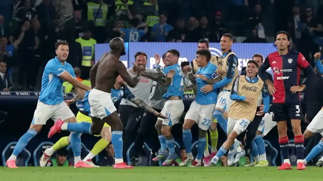 نابولي يتوج بطلاً للدوري الإيطالي للمرة الرابعة في تاريخه