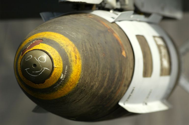 قنبلة JDAM المتطورة الفتاكة أميركية الصنع وهي موجهة بالليزر