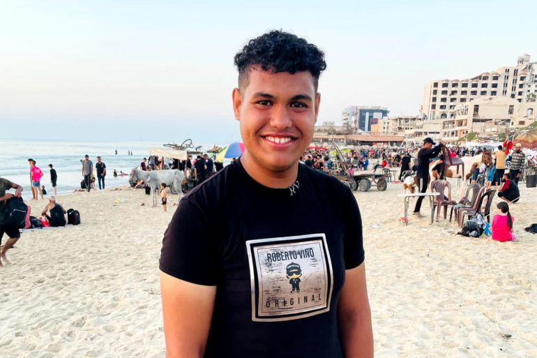 -عبد الرحمن عمارة، خرج من شمال غزة نحو الجنوب بحثًا عن كيس طحين... لم يعد حتى اليوم