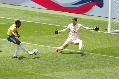 بروسيا دورتموند يفوز على صن داونز 4-3 في مونديال الأندية