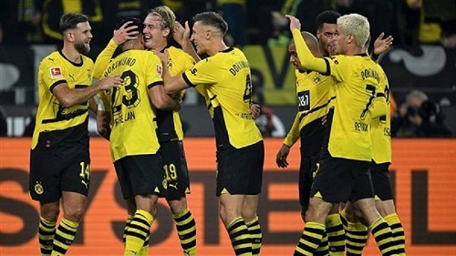 دورتموند يتقدم على أولسان 1-0 في الشوط الأول