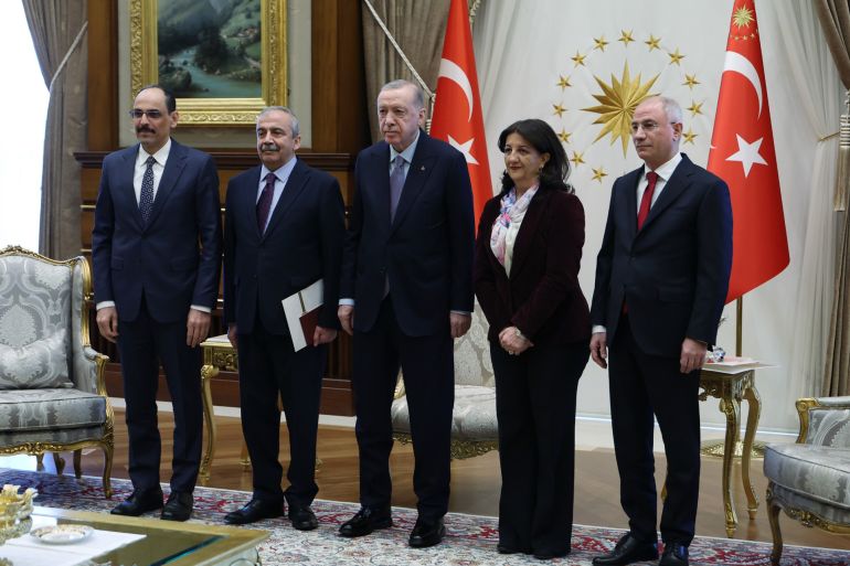 اللقاء الأول بين أردوغان ووفد إمرالي في إبريل الماضي الرئاسة التركية