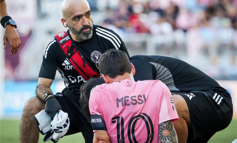 ميسي يغادر مباراة إنتر ميامي ونيكاسكا بسبب الإصابة